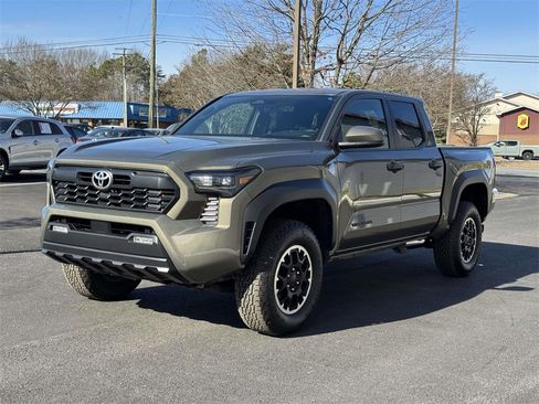 Used 2025 Toyota Tacoma TRD Off-Road image 24