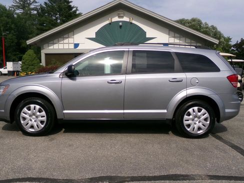 Used 2016 Dodge Journey SE w/ Flexible Seating Group FWD image 2