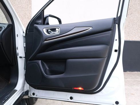 Used 2017 INFINITI QX60 Luxe w/ Deluxe Technology Package image 32