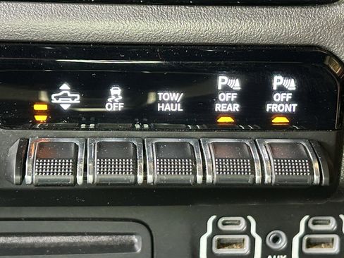 Used 2019 RAM 1500 Rebel w/ Rebel Level 2 Equipment Group AWD/4WD image 37