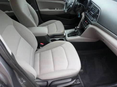 Used 2018 Hyundai Elantra SE FWD image 32