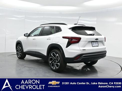 New 2026 Chevrolet Trax RS w/ Driver Confidence Package FWD image 5
