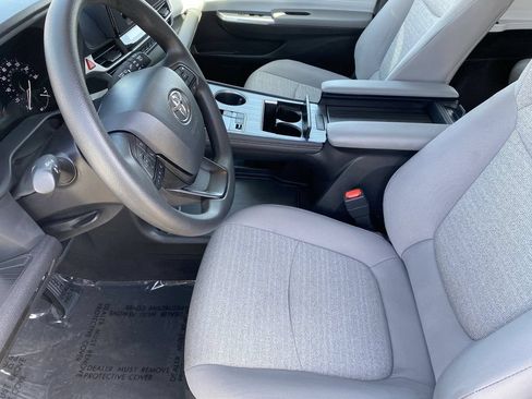 Certified 2026 Toyota Sienna LE FWD image 23