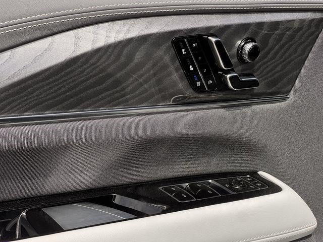 New 2026 Cadillac Escalade IQ Luxury 1 w/ LPO, Floor Liner Package AWD/4WD image 21