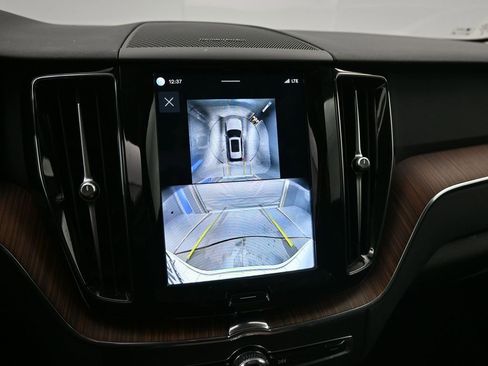 Used 2024 Volvo XC60 B5 Plus w/ Protection Package Premier image 17