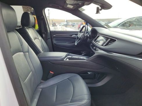 Used 2022 Buick Enclave Premium image 10