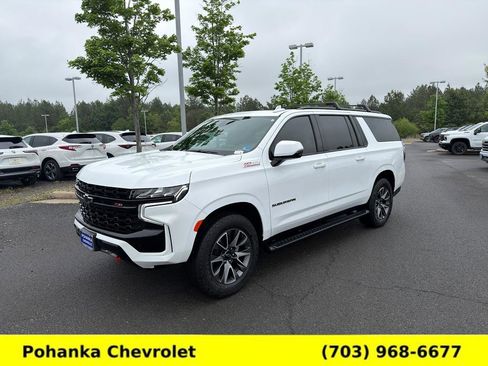 Used 2023 Chevrolet Suburban Z71 w/ Luxury Package AWD/4WD image 3