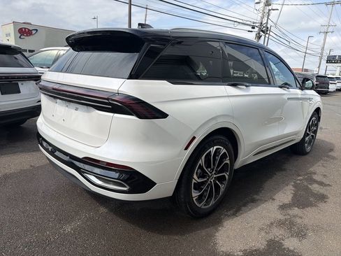 New 2026 Lincoln Nautilus Reserve AWD/4WD image 3