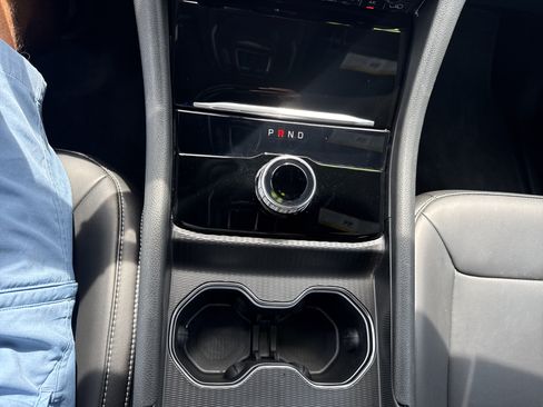 Used 2025 Jeep Grand Cherokee Limited RWD image 19