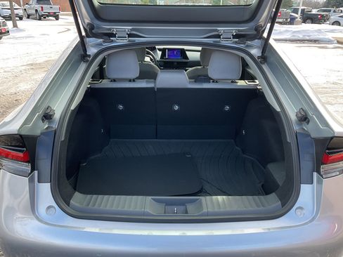 Used 2024 Toyota Prius LE image 10