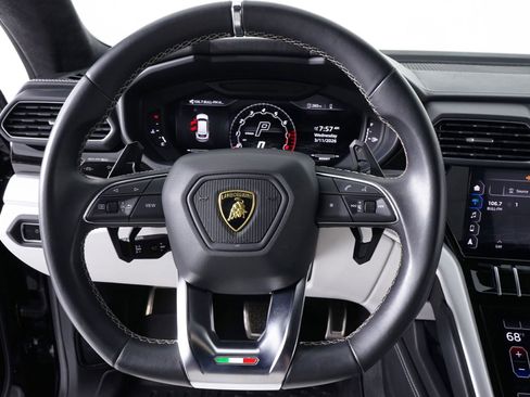 Used 2022 Lamborghini Urus AWD/4WD image 21