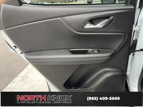 Used 2024 Chevrolet Blazer LT image 15