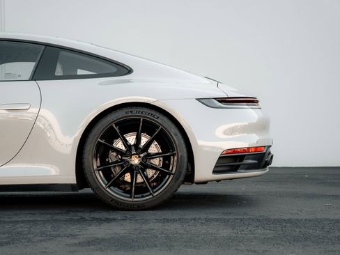 Used 2022 Porsche 911 Carrera image 6