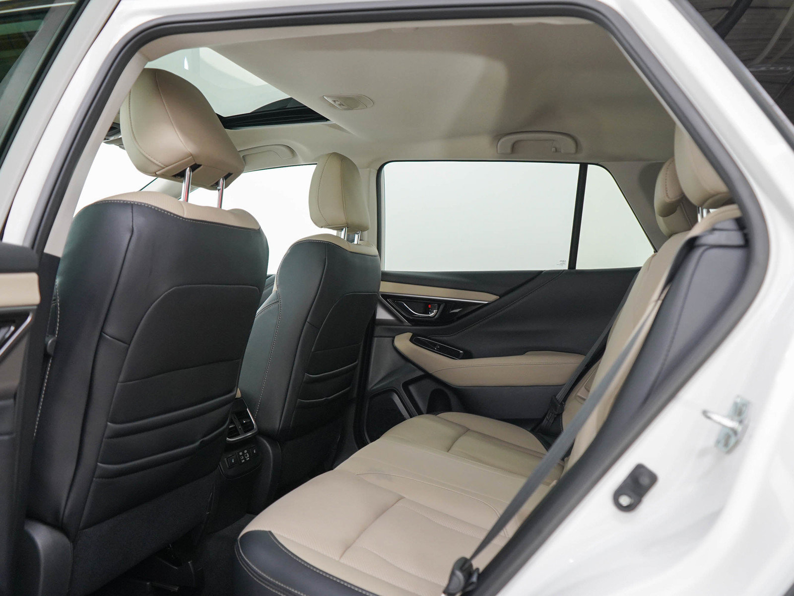 Used 2024 Subaru Outback Limited XT AWD/4WD image 18