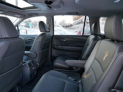 Used 2019 Honda Pilot Touring image 9