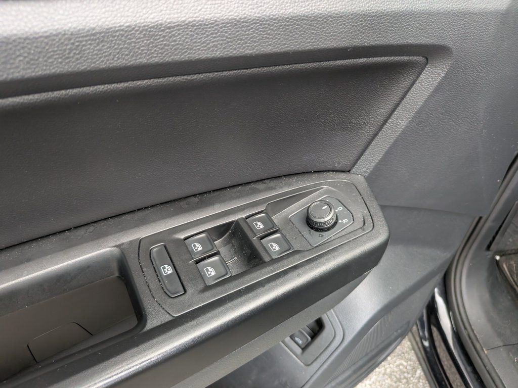 Used 2021 Volkswagen Atlas SE w/ Towing Package FWD image 19