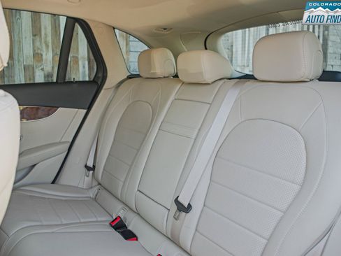 Used 2019 Mercedes-Benz GLC 300 4MATIC image 25