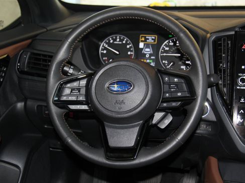 Used 2025 Subaru Forester Touring AWD/4WD image 11