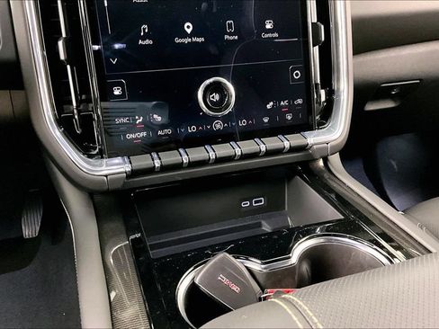 Used 2025 GMC Yukon Elevation RWD image 8