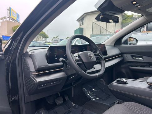 Used 2024 Nissan Ariya FWD image 13