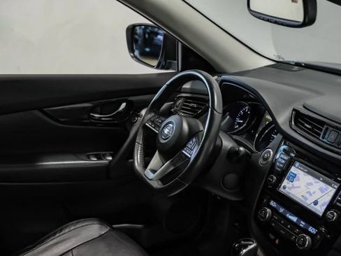 Used 2017 Nissan Rogue SL w/ SL Premium Package FWD image 17