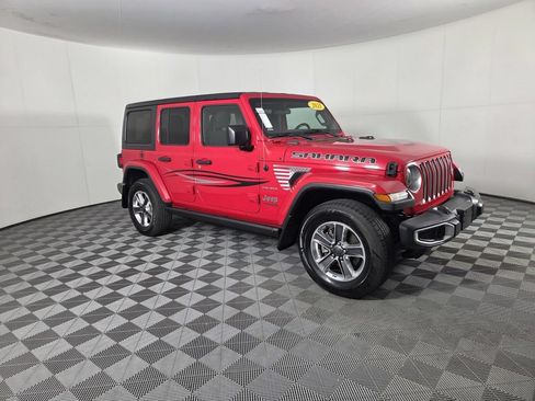 Used 2021 Jeep Wrangler Unlimited Sahara AWD/4WD image 3