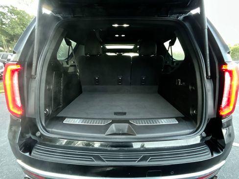 Used 2023 GMC Yukon XL Denali image 34