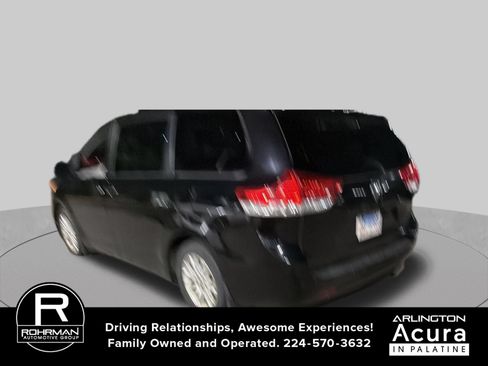 Used 2011 Toyota Sienna XLE w/ Premium Pkg FWD image 3