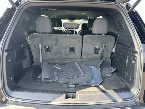 Certified 2024 Chevrolet Traverse LT w/ Trailering Package FWD image 9
