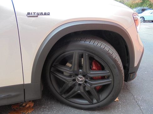 Used 2021 Mercedes-Benz GLB 35 AMG 4MATIC w/ Multimedia Package image 26