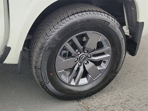 Certified 2025 Nissan Frontier SV RWD image 7