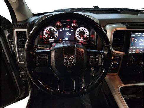 Used 2020 RAM 1500 Classic SLT w/ Luxury Group image 12