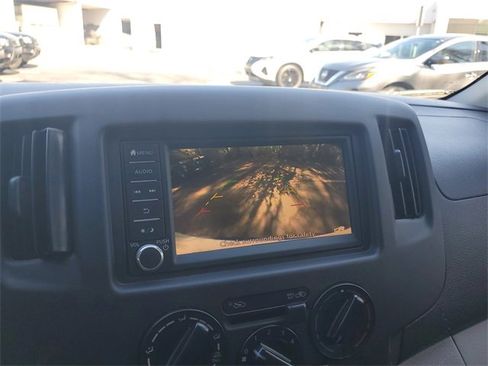 Used 2020 Nissan NV200 S image 21