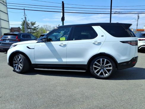 Used 2024 Land Rover Discovery Dynamic SE AWD/4WD image 8