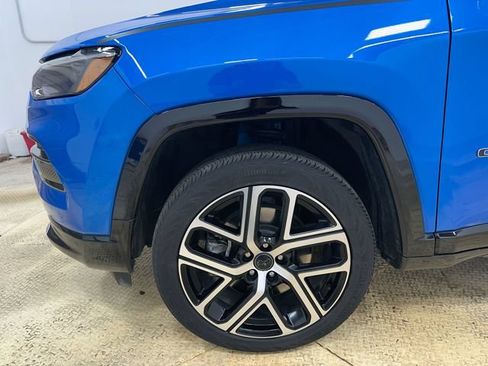 Used 2025 Jeep Compass Limited w/ Elite Group AWD/4WD image 19