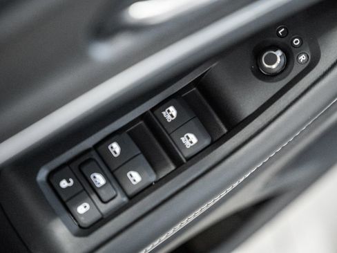 New 2025 Jeep Grand Cherokee Limited image 39