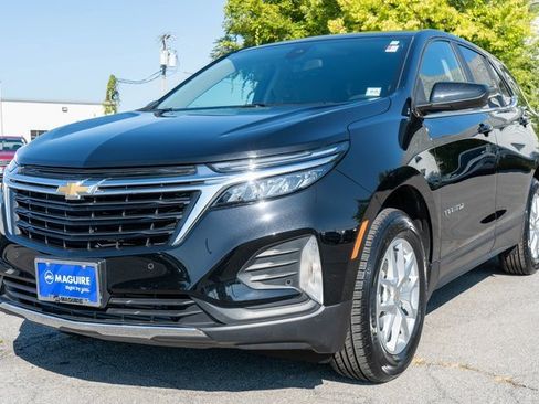 Used 2022 Chevrolet Equinox LT image 2