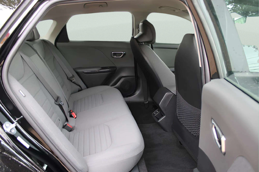 Used 2025 Kia K4 EX FWD image 24