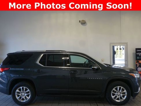 Used 2018 Chevrolet Traverse LT FWD image 2