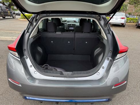 Used 2018 Nissan Leaf SV FWD image 11