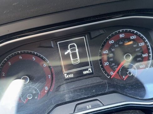 Used 2019 Volkswagen Jetta SE image 1