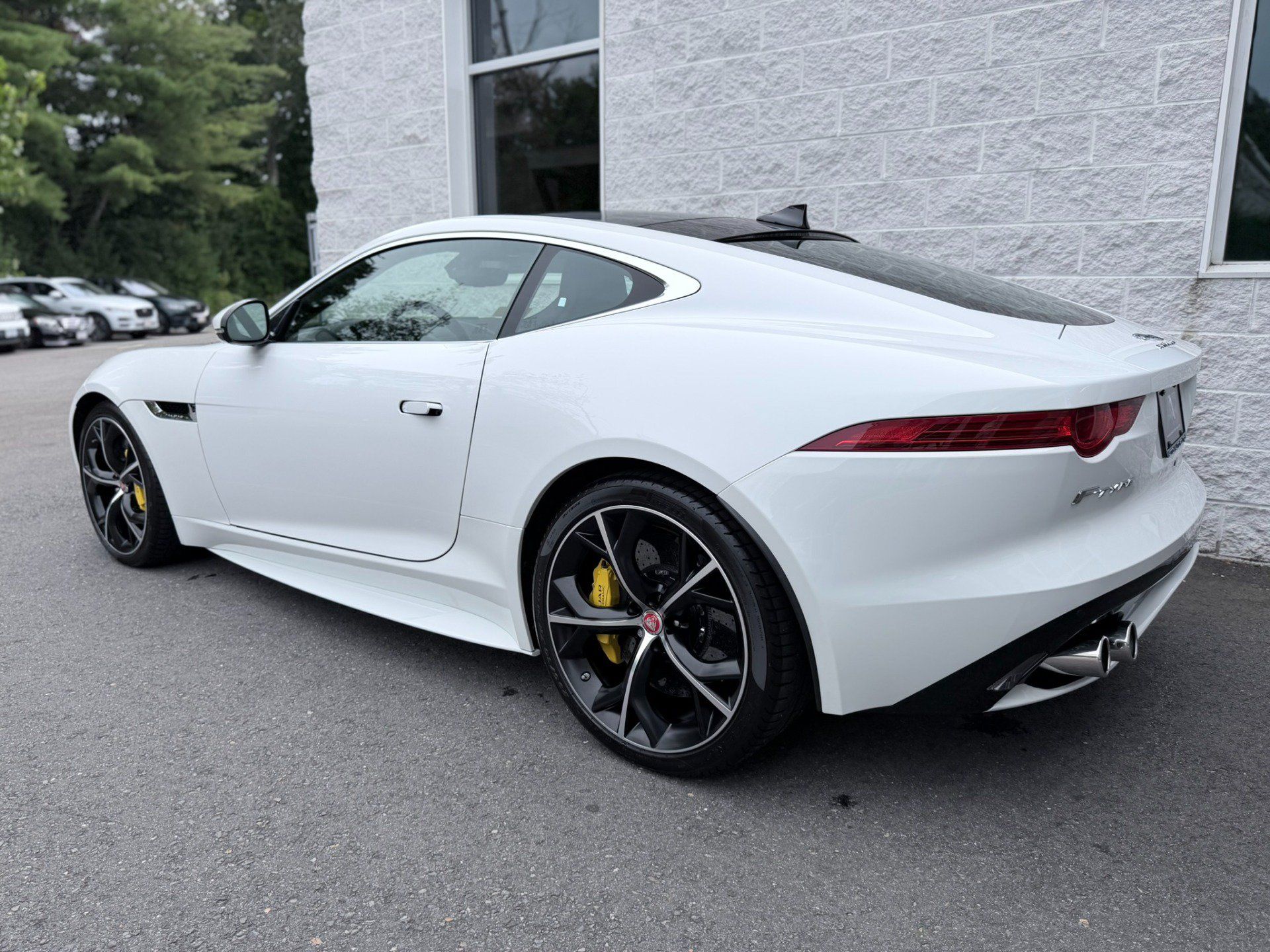 Used 2017 Jaguar F-TYPE R AWD/4WD image 8