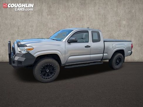 Used 2021 Toyota Tacoma SR AWD/4WD image 4