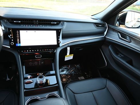 New 2026 Jeep Grand Cherokee Limited AWD/4WD image 18