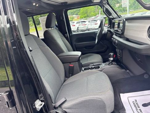 Used 2025 Jeep Wrangler Unlimited Sport AWD/4WD image 20