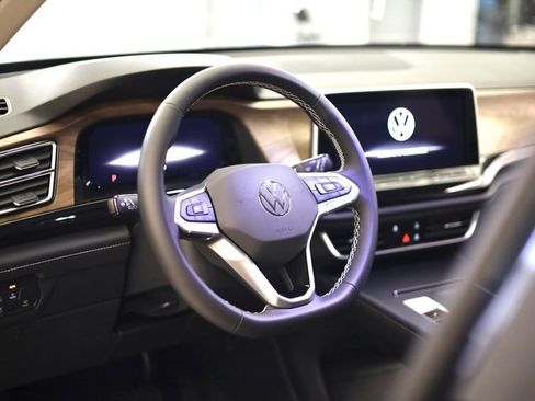New 2026 Volkswagen Atlas SE image 12
