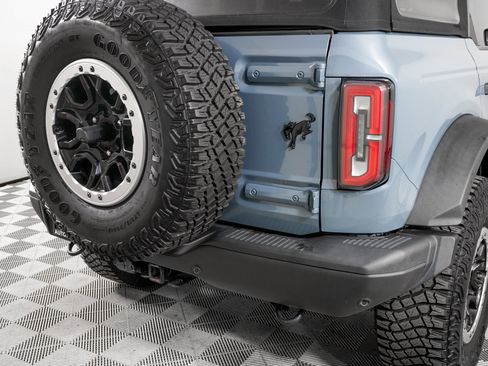 Used 2023 Ford Bronco Badlands w/ Sasquatch Package image 31