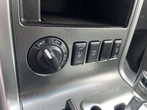 Used 2011 Nissan Pathfinder Silver image 19