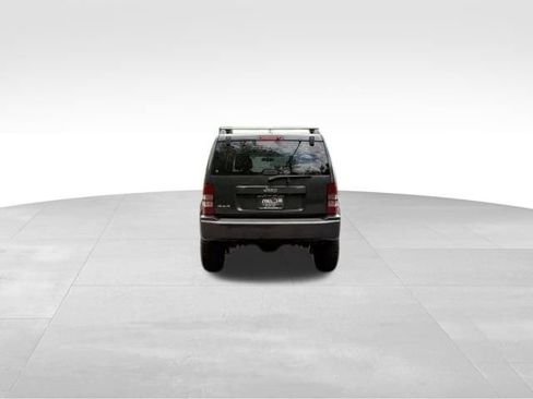 Used 2010 Jeep Liberty Sport image 6