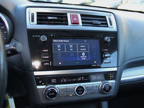 Used 2017 Subaru Outback 2.5i Premium image 22